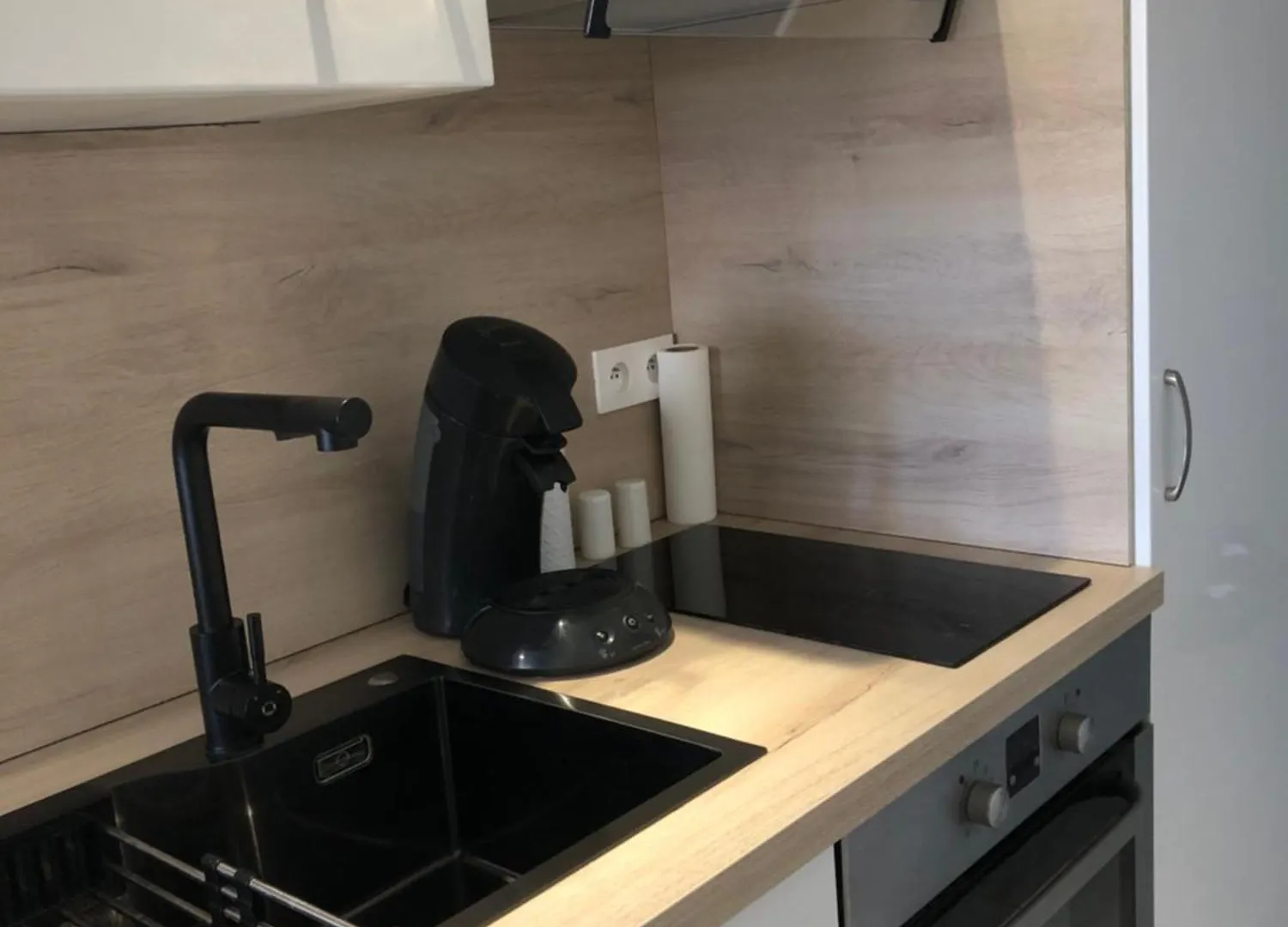 Studio Cosy + Parking Prive 滨海卡瓦莱尔
